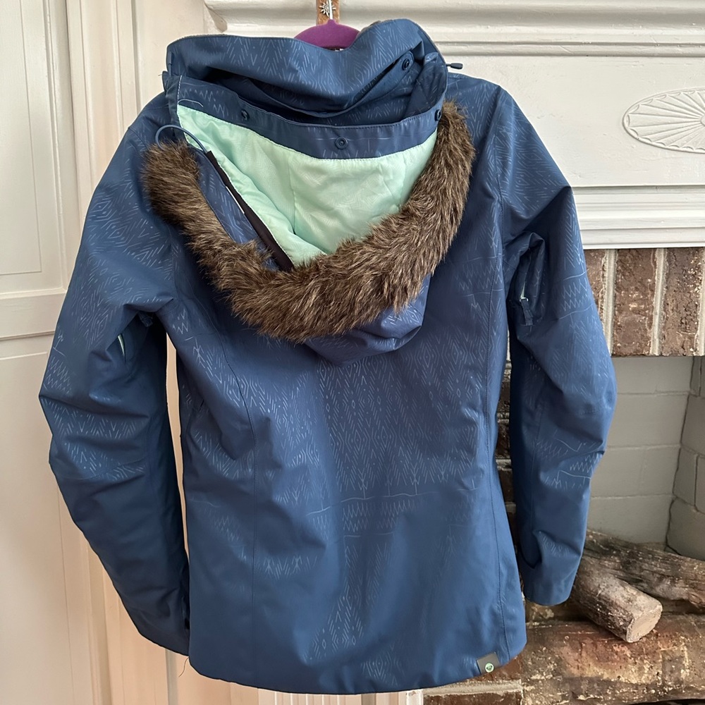 Roxy blue ski jacket size medium , worn once - Picture 3 of 6